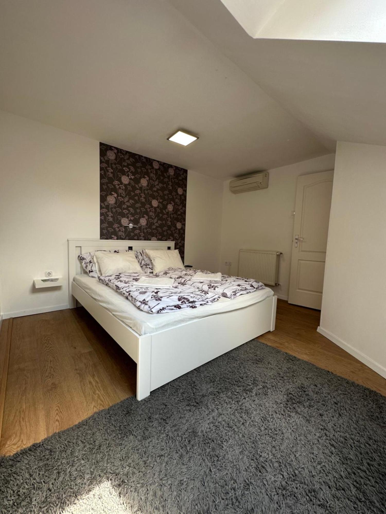 Centroom Apartment Budapest Bagian luar foto