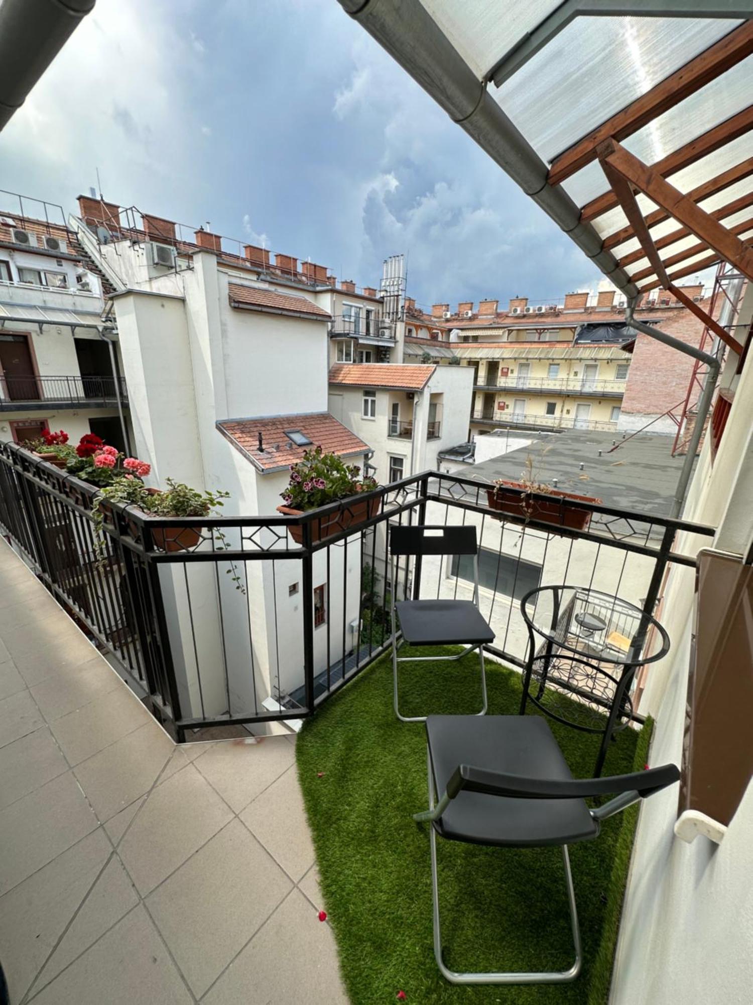 Centroom Apartment Budapest Bagian luar foto