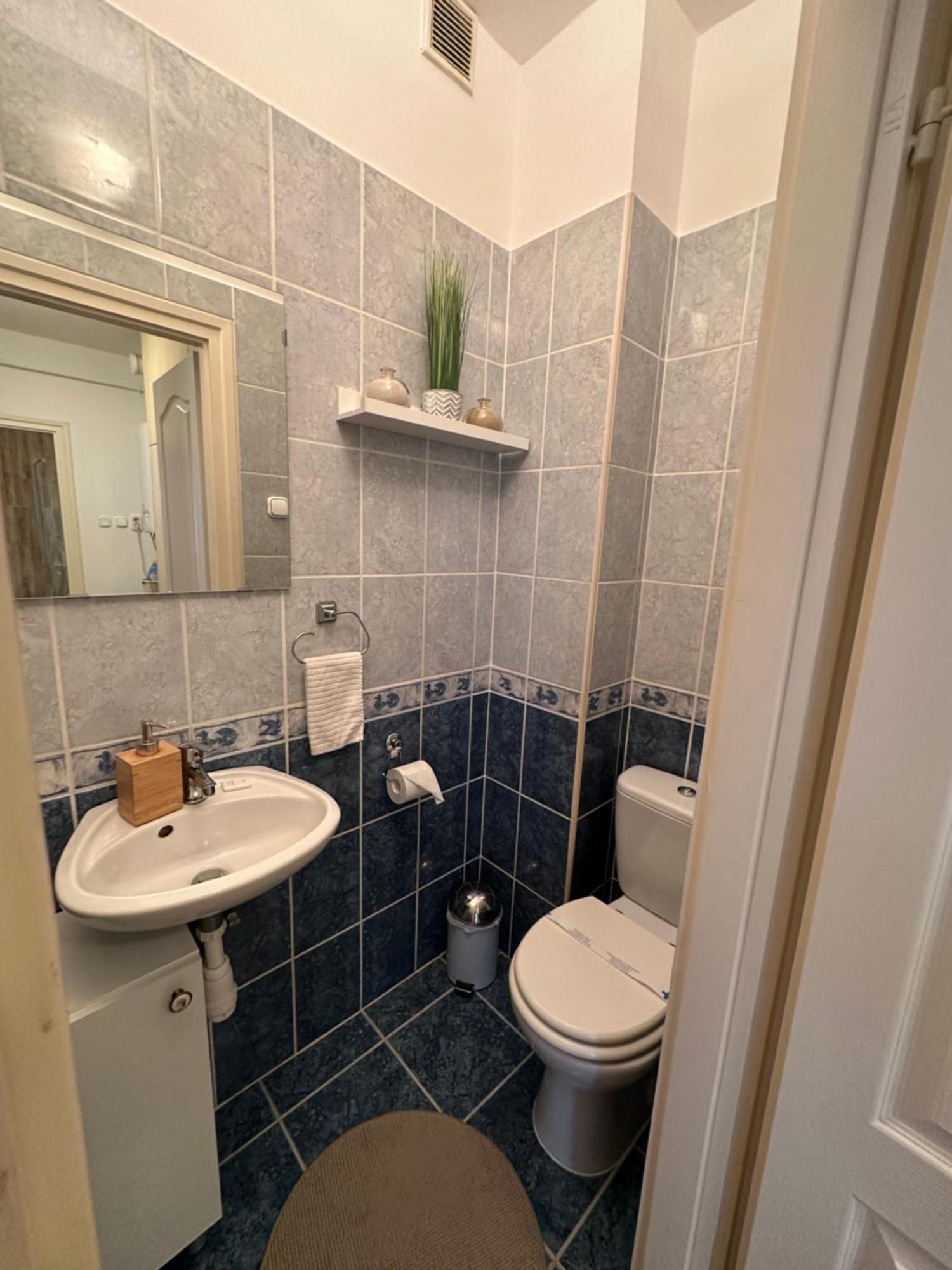 Centroom Apartment Budapest Bagian luar foto