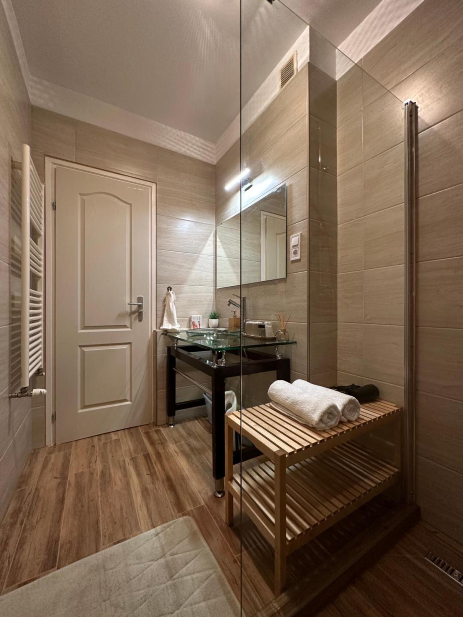 Centroom Apartment Budapest Bagian luar foto