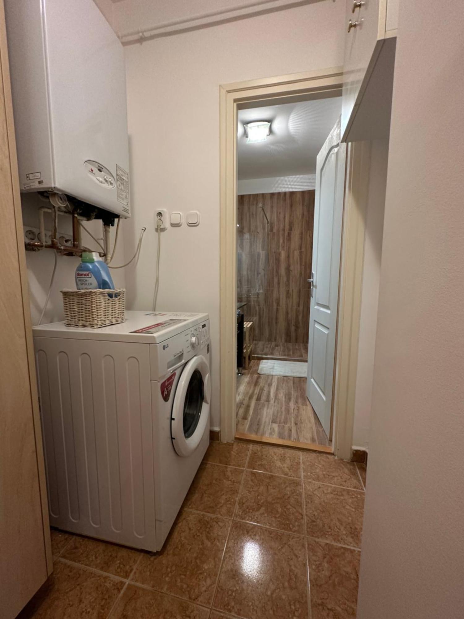 Centroom Apartment Budapest Bagian luar foto