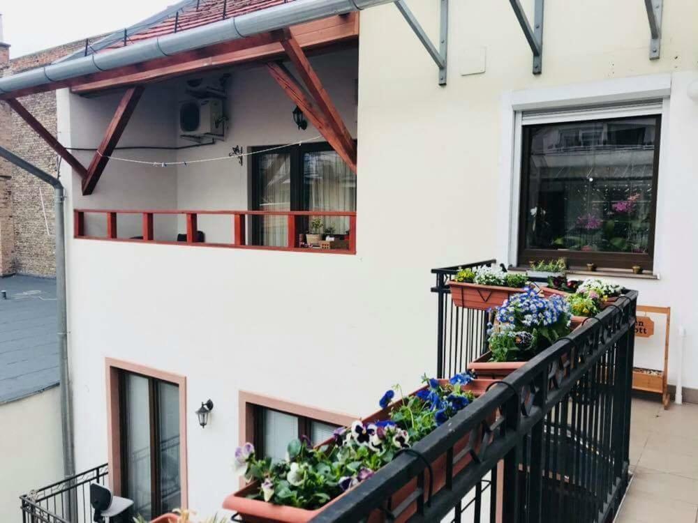Centroom Apartment Budapest Bagian luar foto